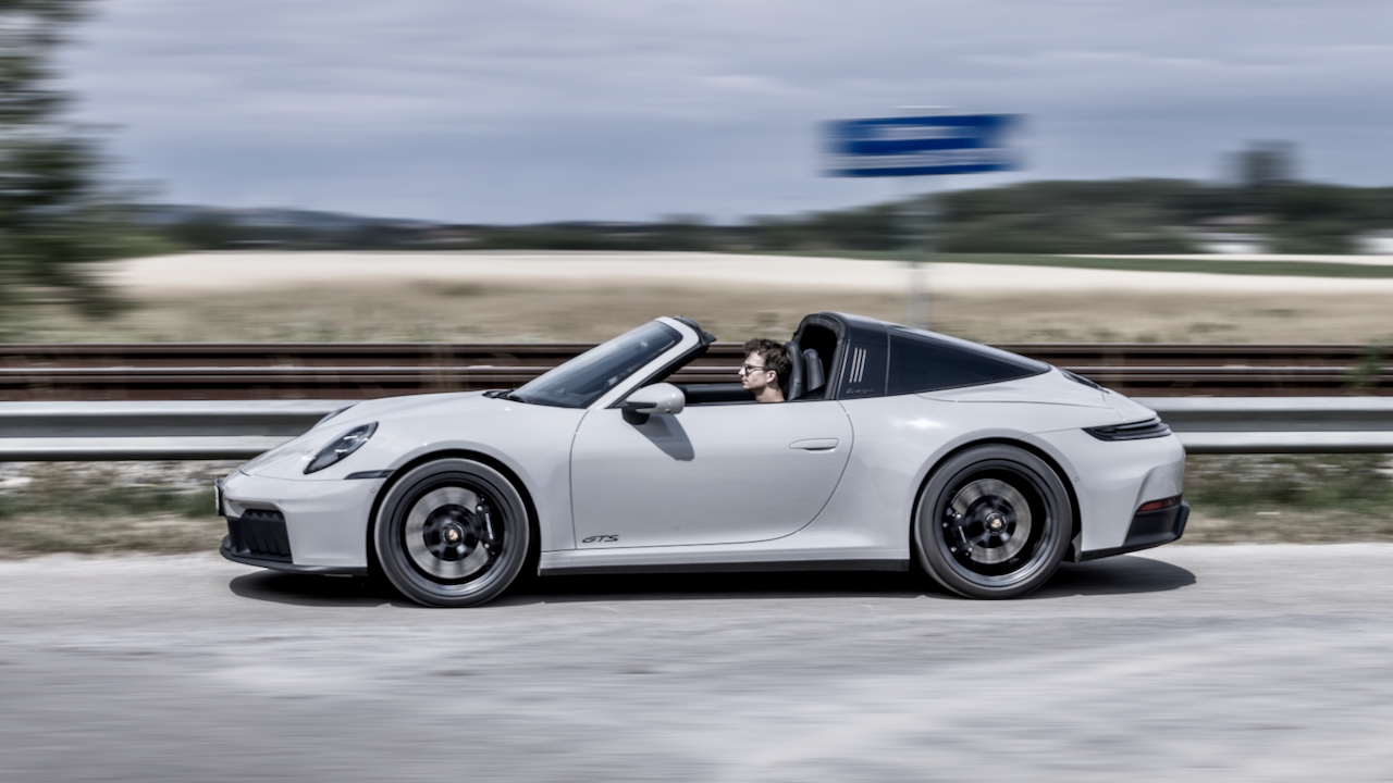 自動車 Porsche 6-zylinder boxermotor FRANZIS製プラモデル Porsche 911 Boxermotor 1:4 完成